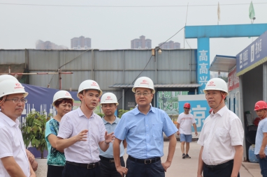 集團(tuán)公司董事長鄧華帶隊前往內(nèi)江市、隆昌市考察紡織、糧食儲運(yùn)、撬裝加油等項(xiàng)目